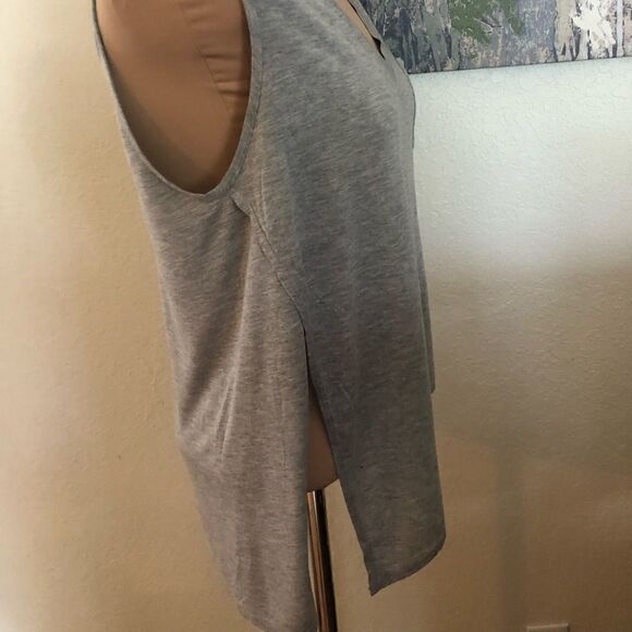 NWT Haute Hippie Light Heather Grey Sleeveless V-Neck Side Slit Modal Shirt - Picture 2 of 10